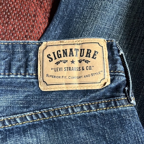 Mens Signature Levi’s Straight Leg Jeans - Picture 3 of 5